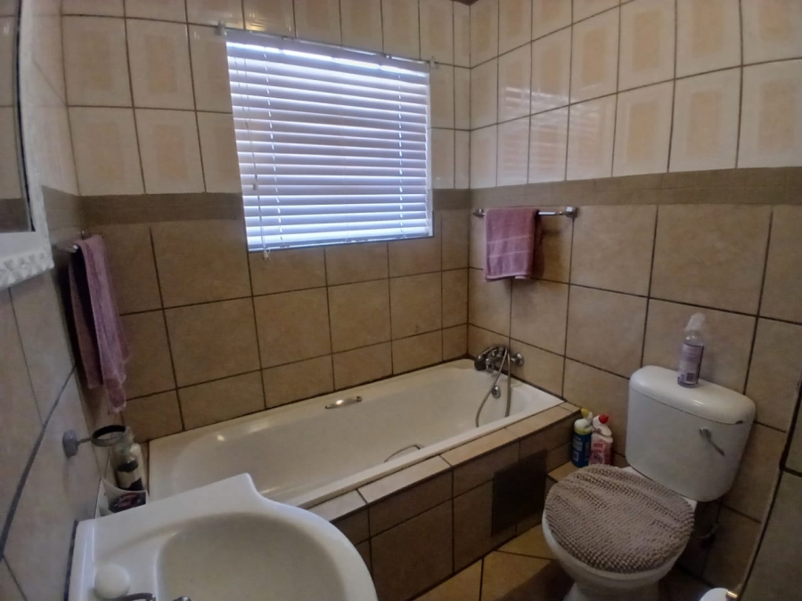 2 Bedroom Property for Sale in Aston Manor Gauteng
