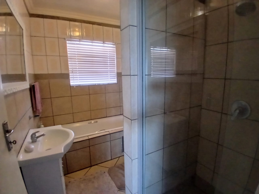 2 Bedroom Property for Sale in Aston Manor Gauteng