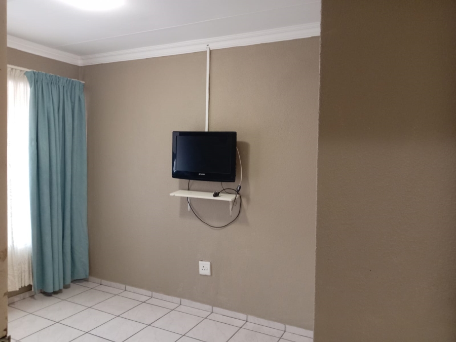2 Bedroom Property for Sale in Aston Manor Gauteng