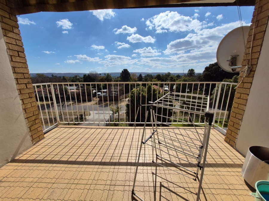 To Let 3 Bedroom Property for Rent in Queenswood Gauteng