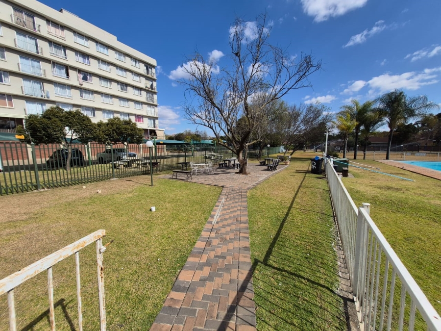To Let 3 Bedroom Property for Rent in Queenswood Gauteng