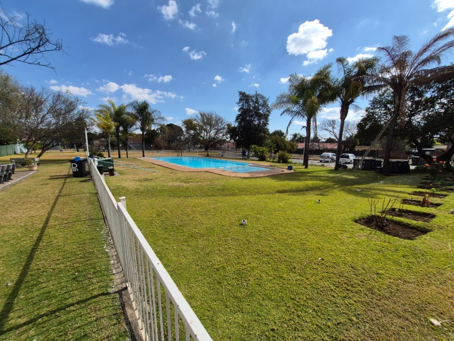 To Let 3 Bedroom Property for Rent in Queenswood Gauteng