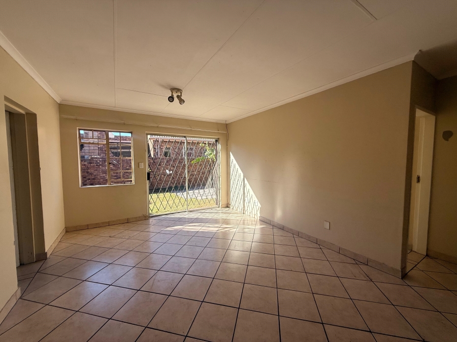 To Let 2 Bedroom Property for Rent in Amberfield Gauteng