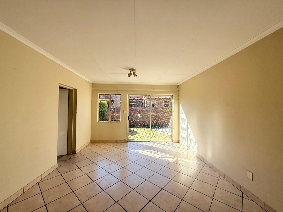 To Let 2 Bedroom Property for Rent in Amberfield Gauteng