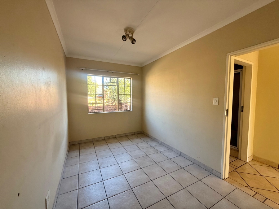 To Let 2 Bedroom Property for Rent in Amberfield Gauteng