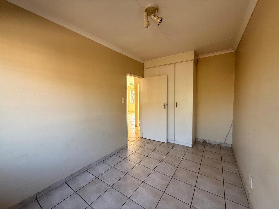 To Let 2 Bedroom Property for Rent in Amberfield Gauteng