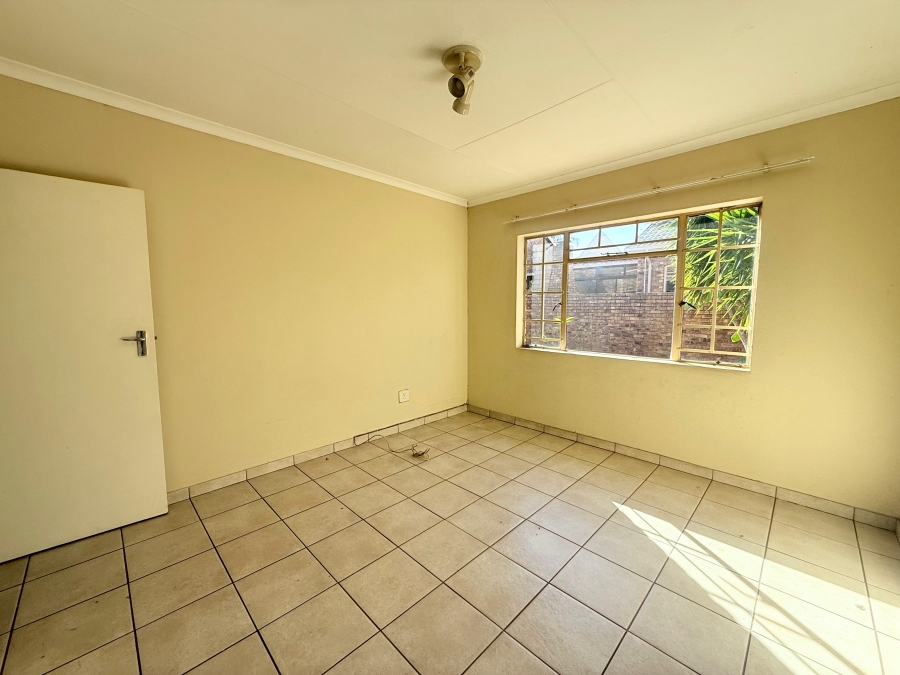 To Let 2 Bedroom Property for Rent in Amberfield Gauteng
