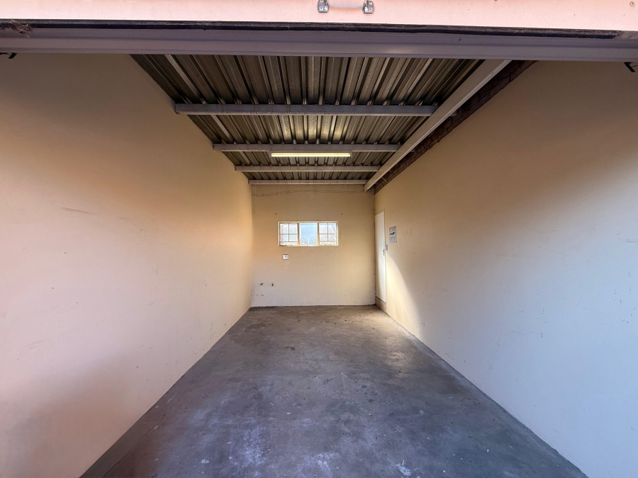 To Let 2 Bedroom Property for Rent in Amberfield Gauteng