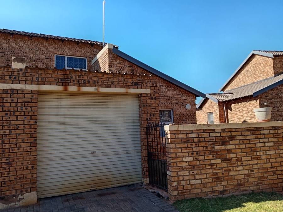 To Let 3 Bedroom Property for Rent in Honeydew Gauteng