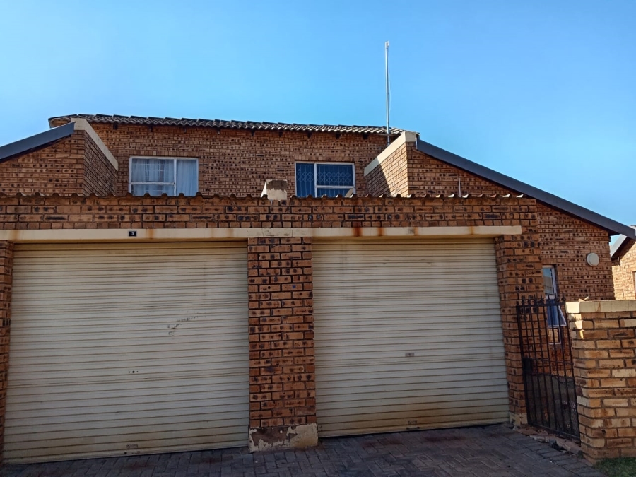 To Let 3 Bedroom Property for Rent in Honeydew Gauteng