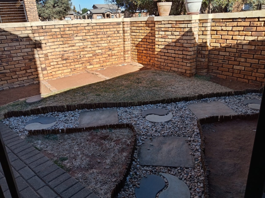 To Let 3 Bedroom Property for Rent in Honeydew Gauteng