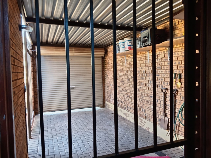 To Let 3 Bedroom Property for Rent in Honeydew Gauteng