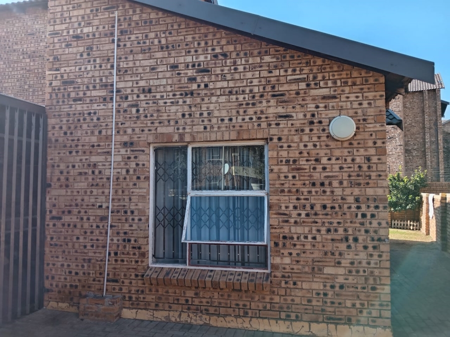 To Let 3 Bedroom Property for Rent in Honeydew Gauteng
