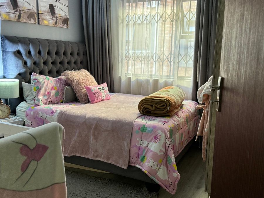 2 Bedroom Property for Sale in Noordwyk Gauteng