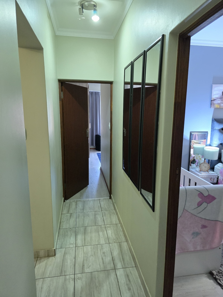 2 Bedroom Property for Sale in Noordwyk Gauteng