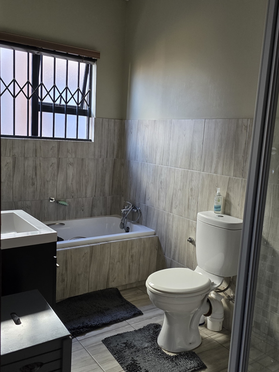 2 Bedroom Property for Sale in Noordwyk Gauteng