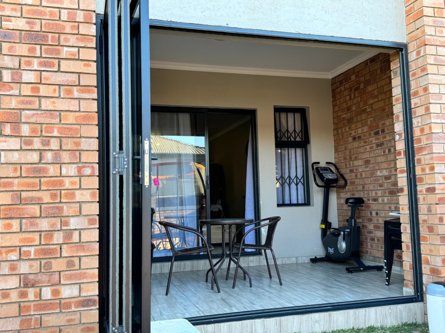 2 Bedroom Property for Sale in Noordwyk Gauteng