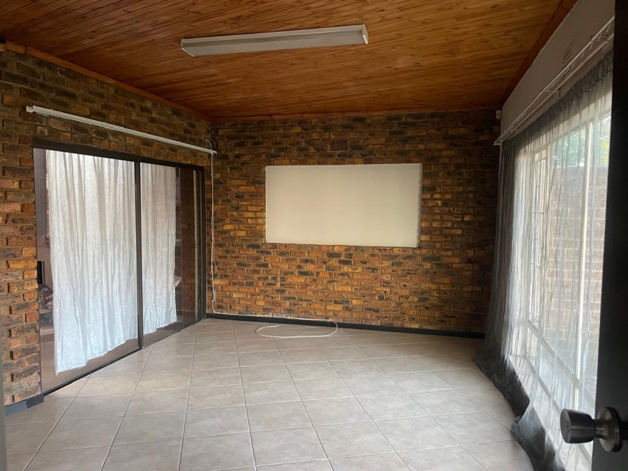 4 Bedroom Property for Sale in Pomona Gauteng