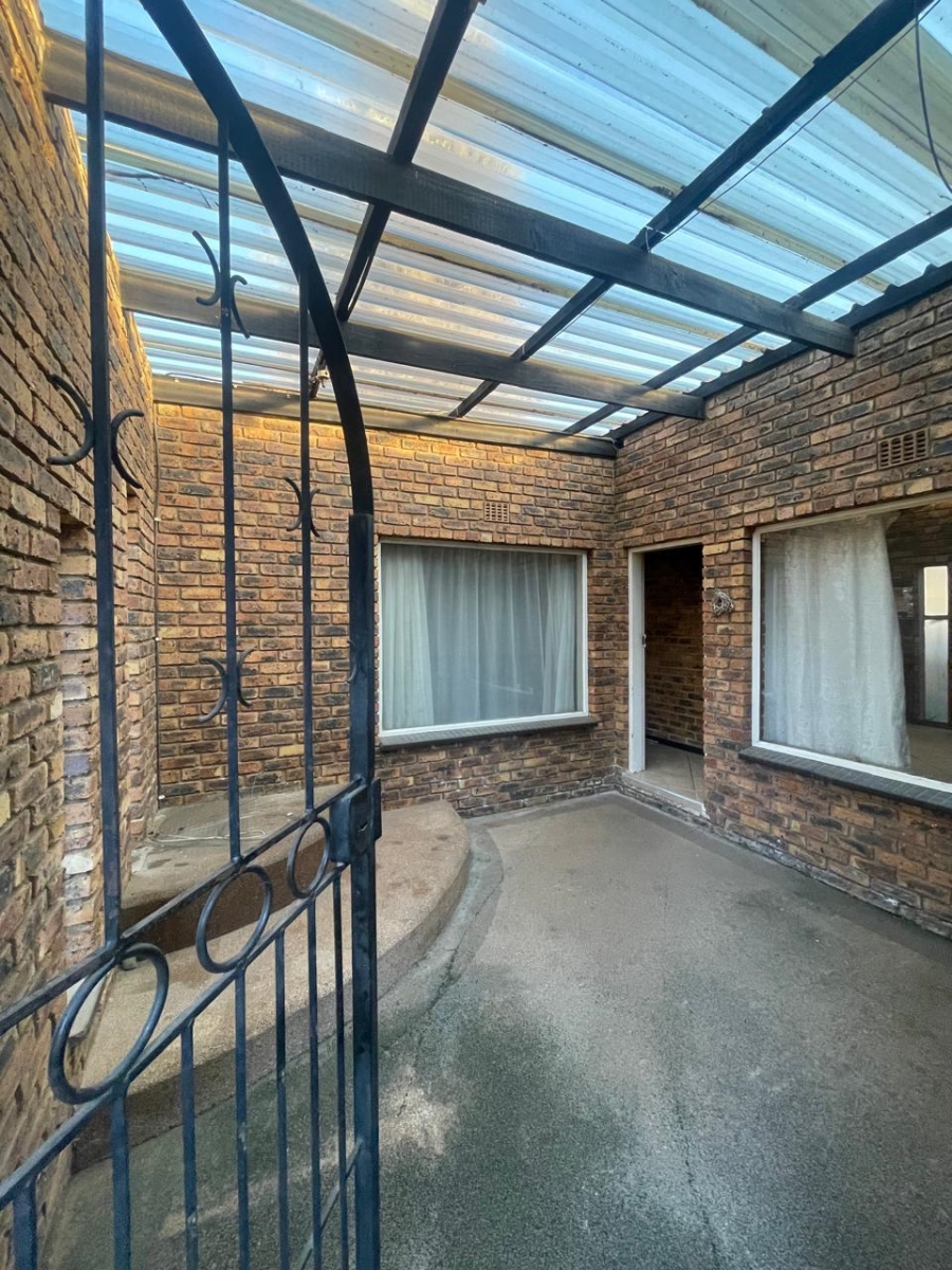 4 Bedroom Property for Sale in Pomona Gauteng