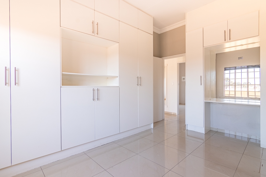 2 Bedroom Property for Sale in Kookrus Gauteng