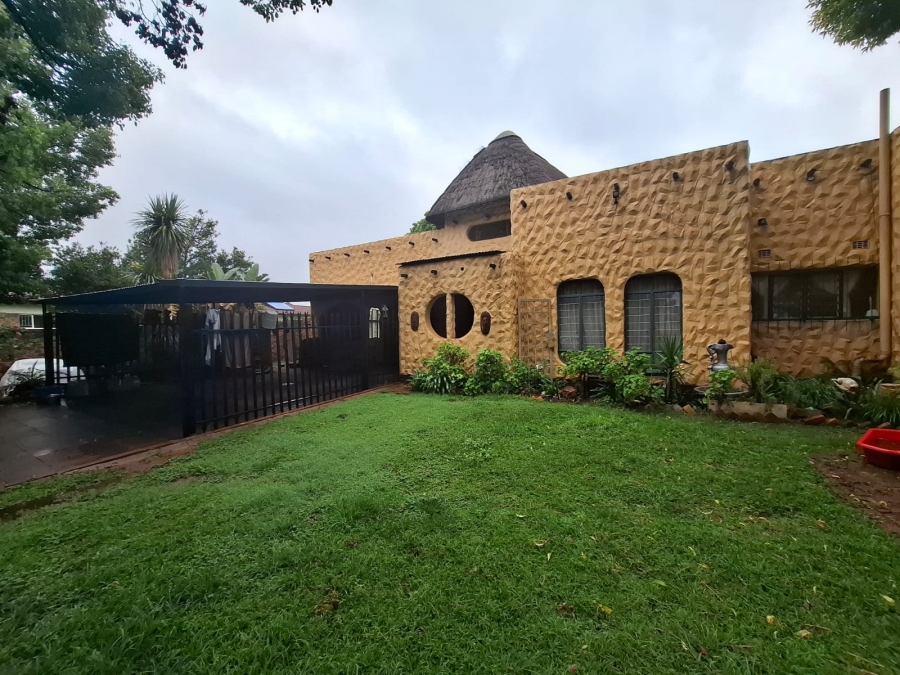3 Bedroom Property for Sale in Unitas Park Gauteng