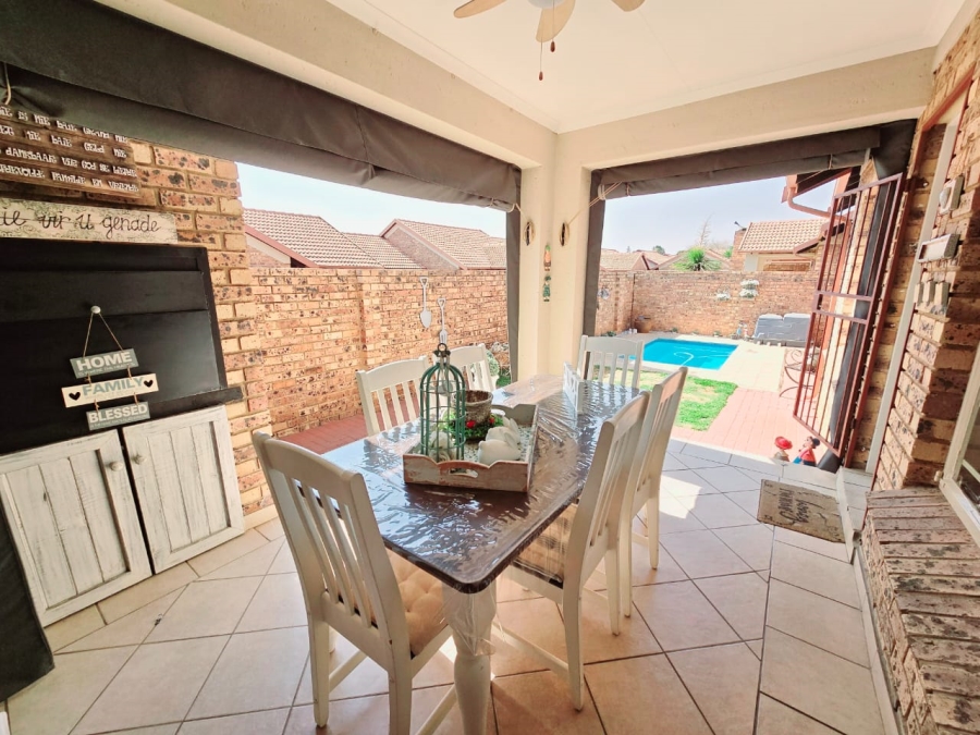 3 Bedroom Property for Sale in Sinoville Gauteng