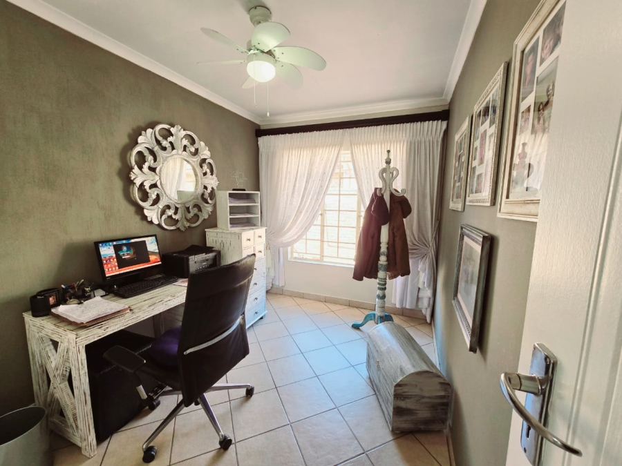 3 Bedroom Property for Sale in Sinoville Gauteng