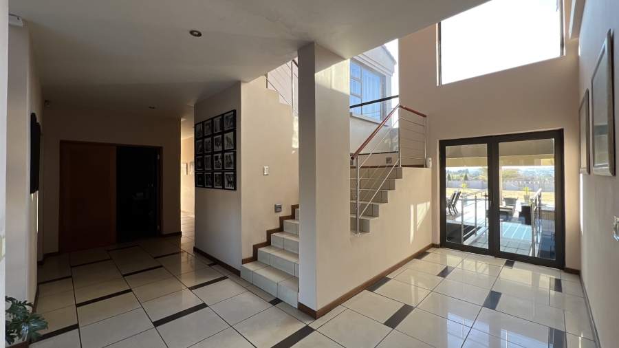 6 Bedroom Property for Sale in Blue Saddle Ranches Gauteng