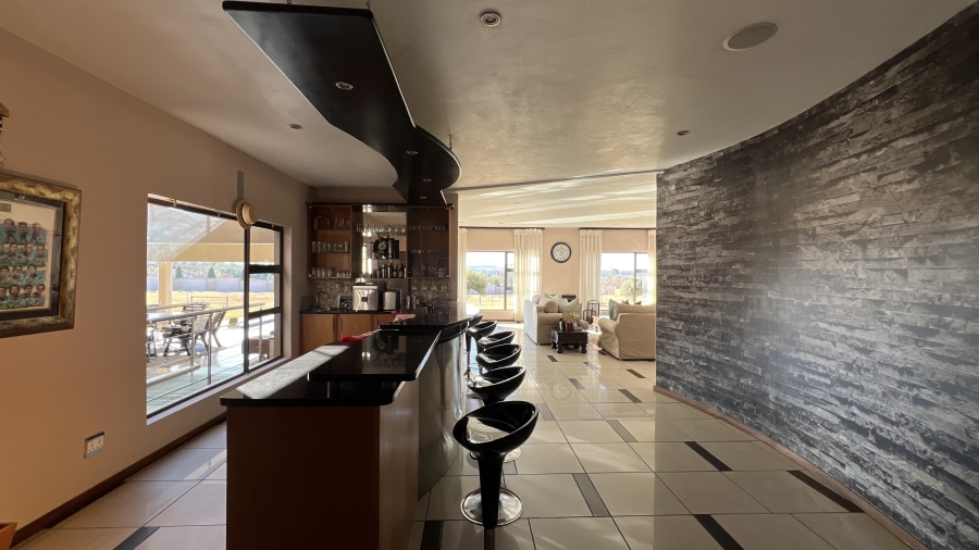 6 Bedroom Property for Sale in Blue Saddle Ranches Gauteng