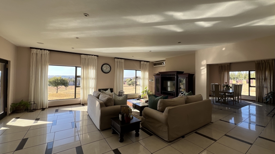 6 Bedroom Property for Sale in Blue Saddle Ranches Gauteng