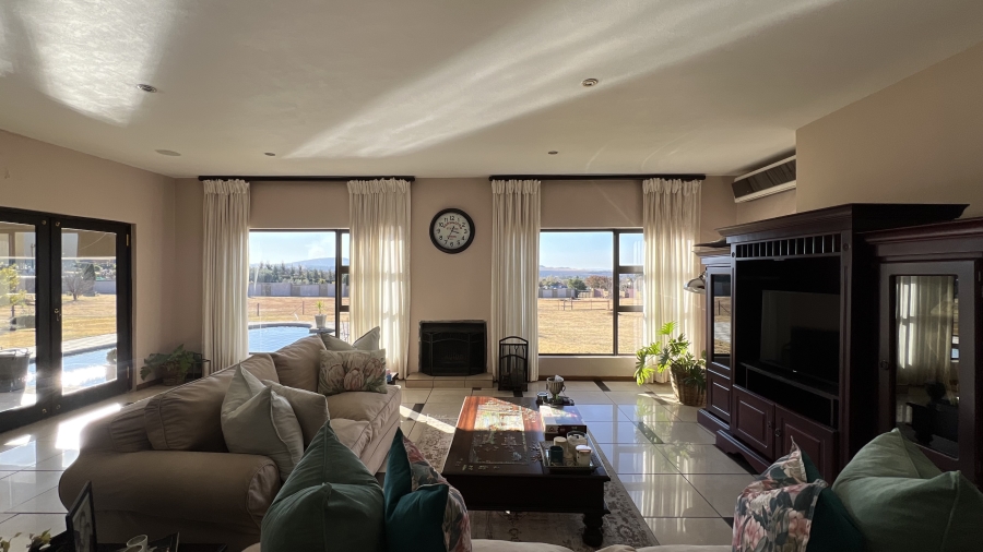 6 Bedroom Property for Sale in Blue Saddle Ranches Gauteng
