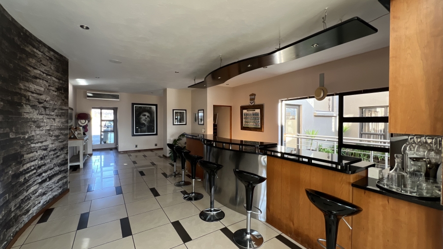 6 Bedroom Property for Sale in Blue Saddle Ranches Gauteng