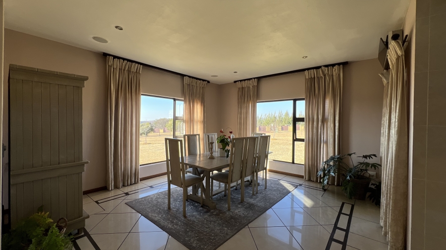 6 Bedroom Property for Sale in Blue Saddle Ranches Gauteng