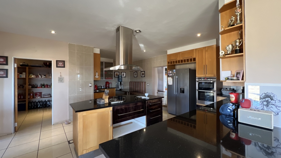 6 Bedroom Property for Sale in Blue Saddle Ranches Gauteng