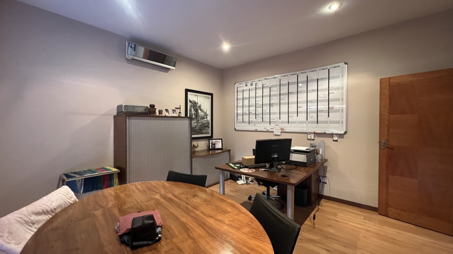 6 Bedroom Property for Sale in Blue Saddle Ranches Gauteng