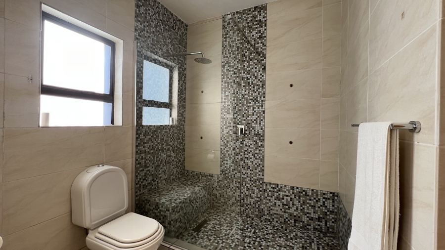 6 Bedroom Property for Sale in Blue Saddle Ranches Gauteng
