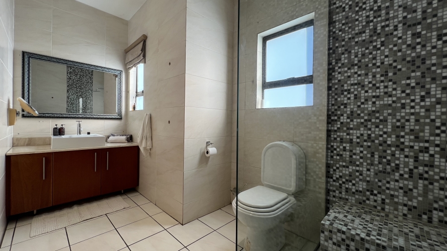 6 Bedroom Property for Sale in Blue Saddle Ranches Gauteng