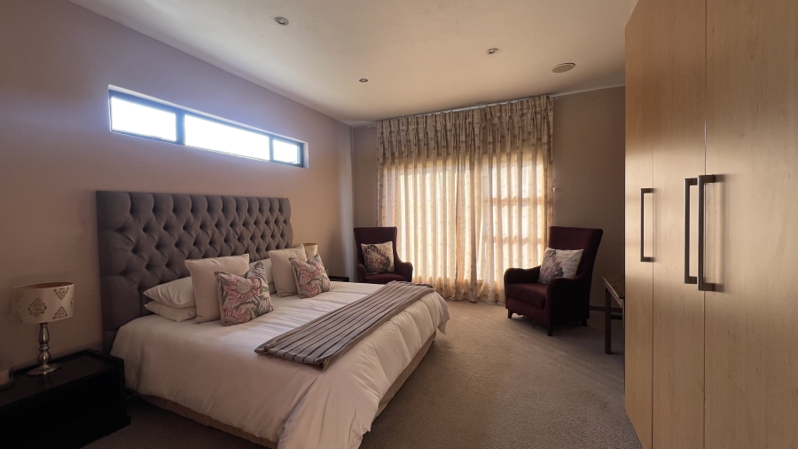 6 Bedroom Property for Sale in Blue Saddle Ranches Gauteng
