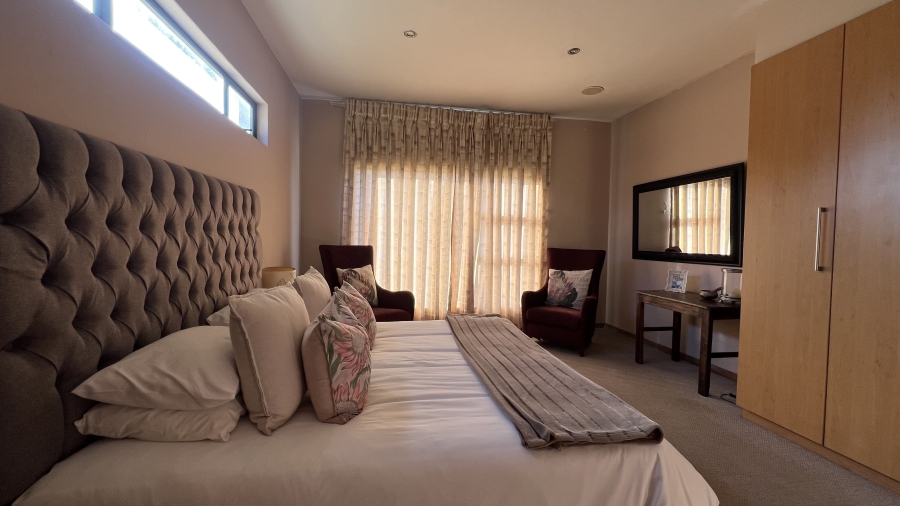 6 Bedroom Property for Sale in Blue Saddle Ranches Gauteng