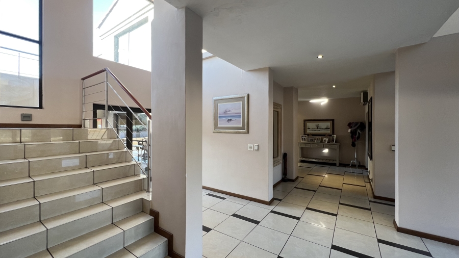 6 Bedroom Property for Sale in Blue Saddle Ranches Gauteng