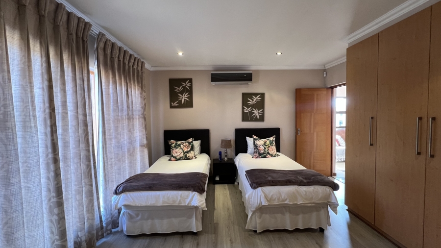 6 Bedroom Property for Sale in Blue Saddle Ranches Gauteng