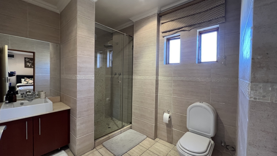6 Bedroom Property for Sale in Blue Saddle Ranches Gauteng