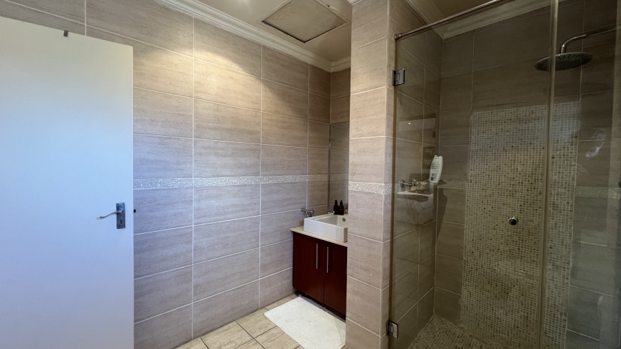 6 Bedroom Property for Sale in Blue Saddle Ranches Gauteng