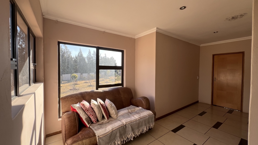 6 Bedroom Property for Sale in Blue Saddle Ranches Gauteng