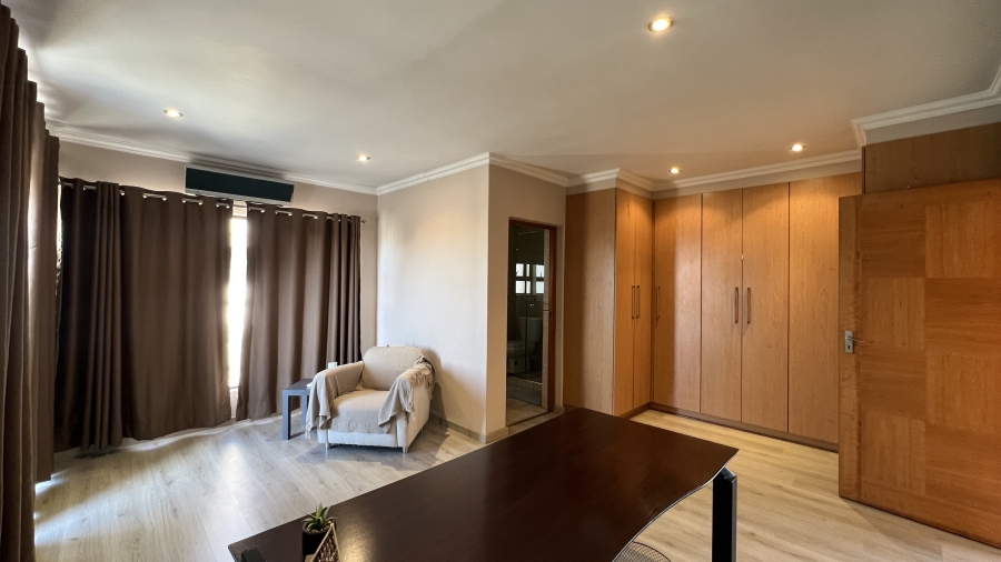 6 Bedroom Property for Sale in Blue Saddle Ranches Gauteng