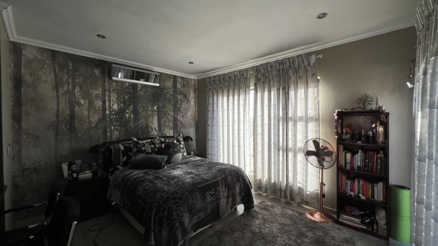 6 Bedroom Property for Sale in Blue Saddle Ranches Gauteng