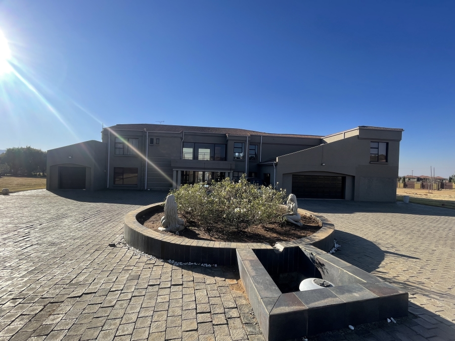 6 Bedroom Property for Sale in Blue Saddle Ranches Gauteng