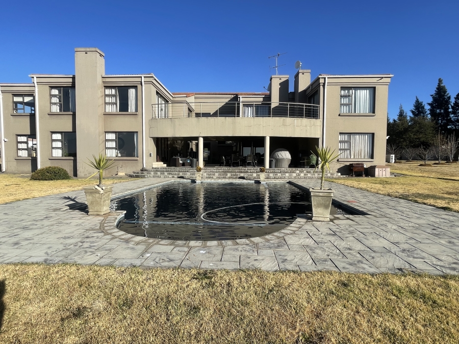 6 Bedroom Property for Sale in Blue Saddle Ranches Gauteng
