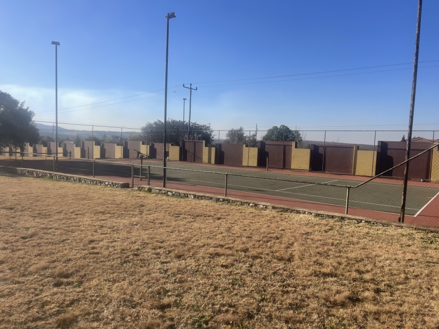 6 Bedroom Property for Sale in Blue Saddle Ranches Gauteng