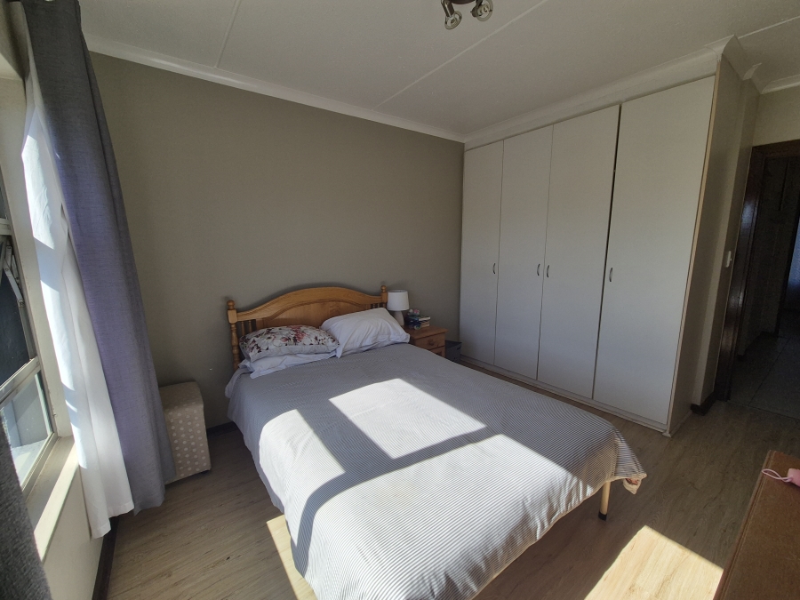 2 Bedroom Property for Sale in Greenstone Hill Gauteng